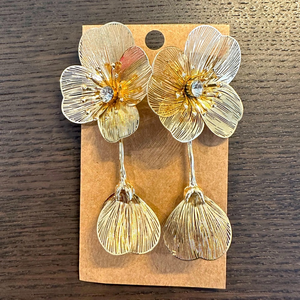 Flower drop earrings